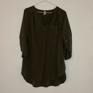 Army green quarter length dress shirt.